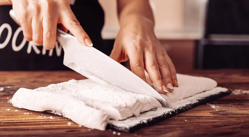 Quando si preparano i marshmallow proteici fatti in casa, è importante mantenere le proporzioni: per 500 g di polpa di mela cotta, prendere 1 albume grande. Dopo l'essiccazione, il marshmallow proteico dovrebbe rimanere soffice e acquisire una delicata tinta cremosa.