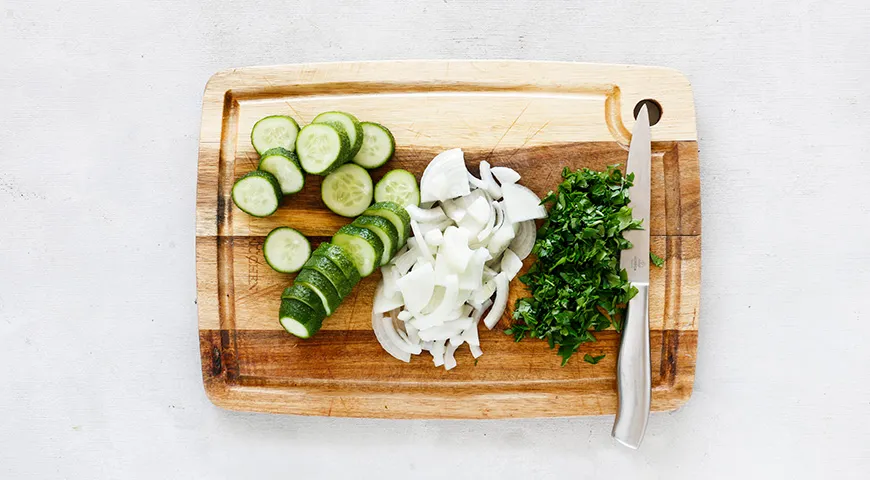 Insalata Donskoy con cetrioli per l'inverno