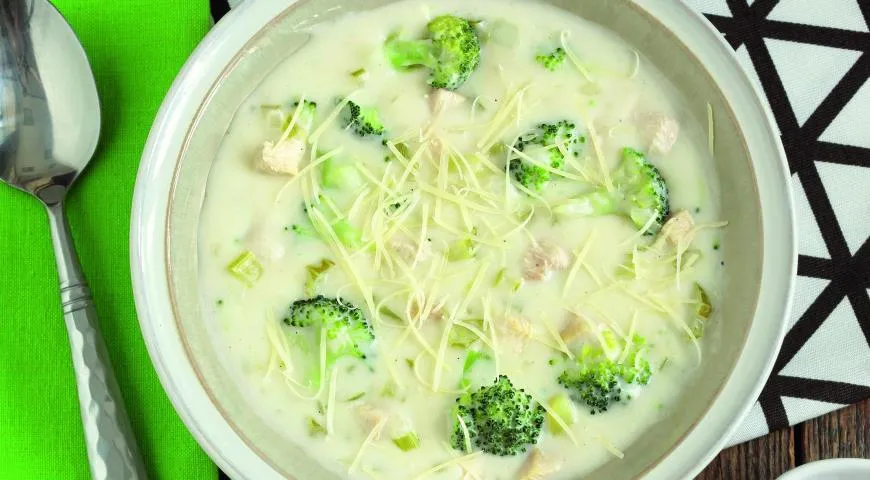 Zuppa di pollo con broccoli e patate