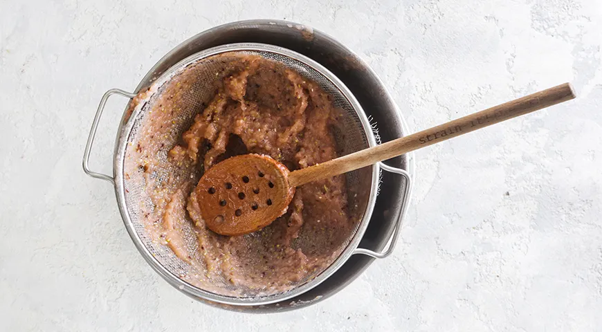 Gelatina di uva spina per l'inverno