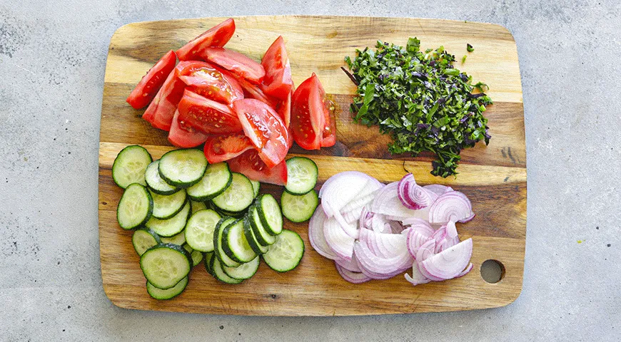 Insalata con verdure e noci