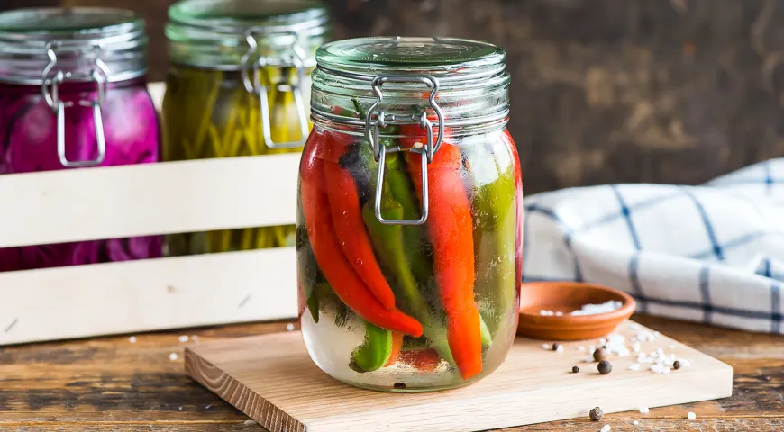 Peperoncini piccanti per l'inverno