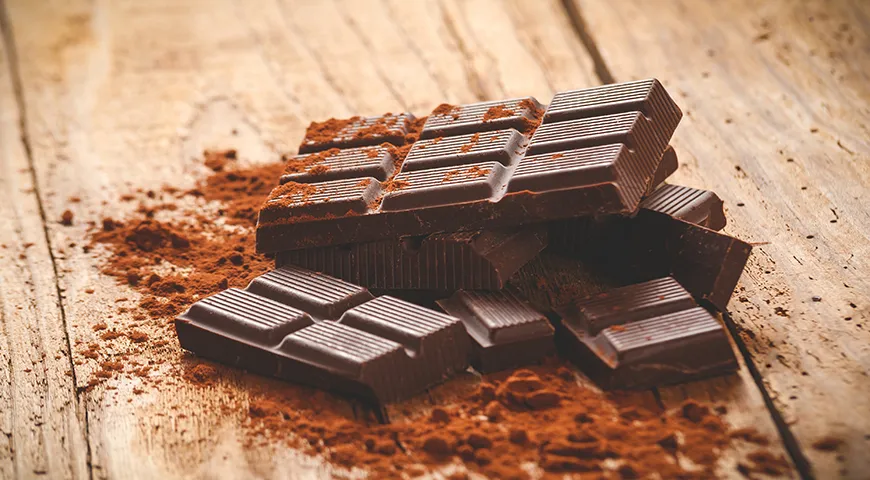 Il cioccolato può rimanere in casa tua per 2 anni senza problemi. Ma chi glielo darà?