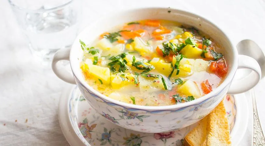 Zuppa di patate con mais